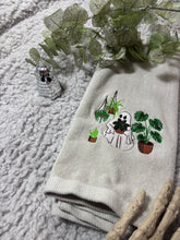 Load image into Gallery viewer, Plant Ghostie 2
